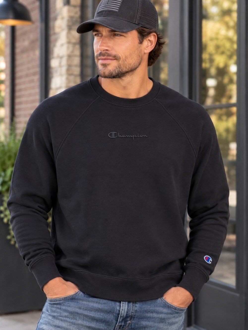 NWT Champion Black Crewneck Sweatshirt Medium Embroidered Logo Cotton Blend